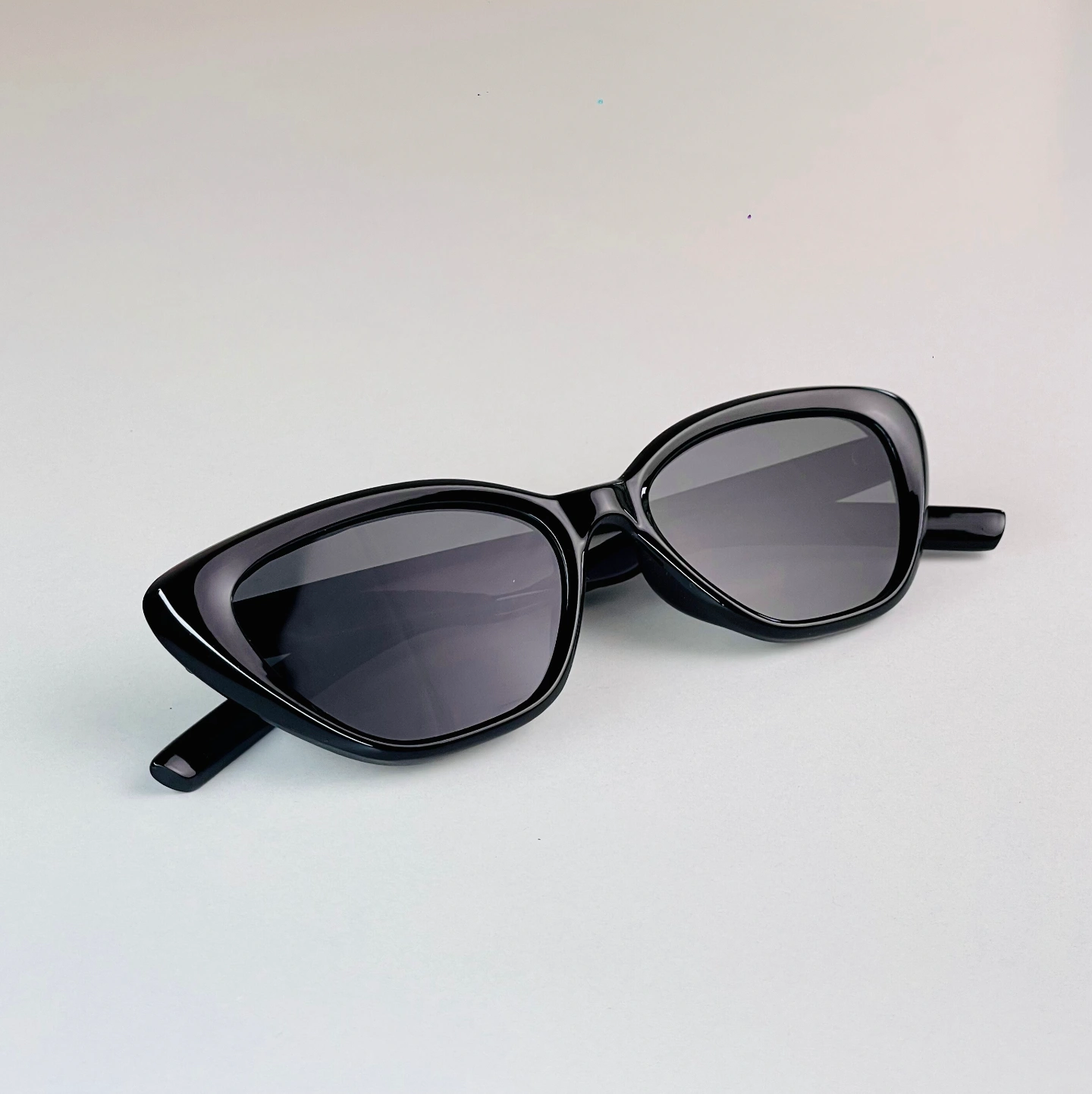 Stellar Bold Triangle Sunglasses | Black