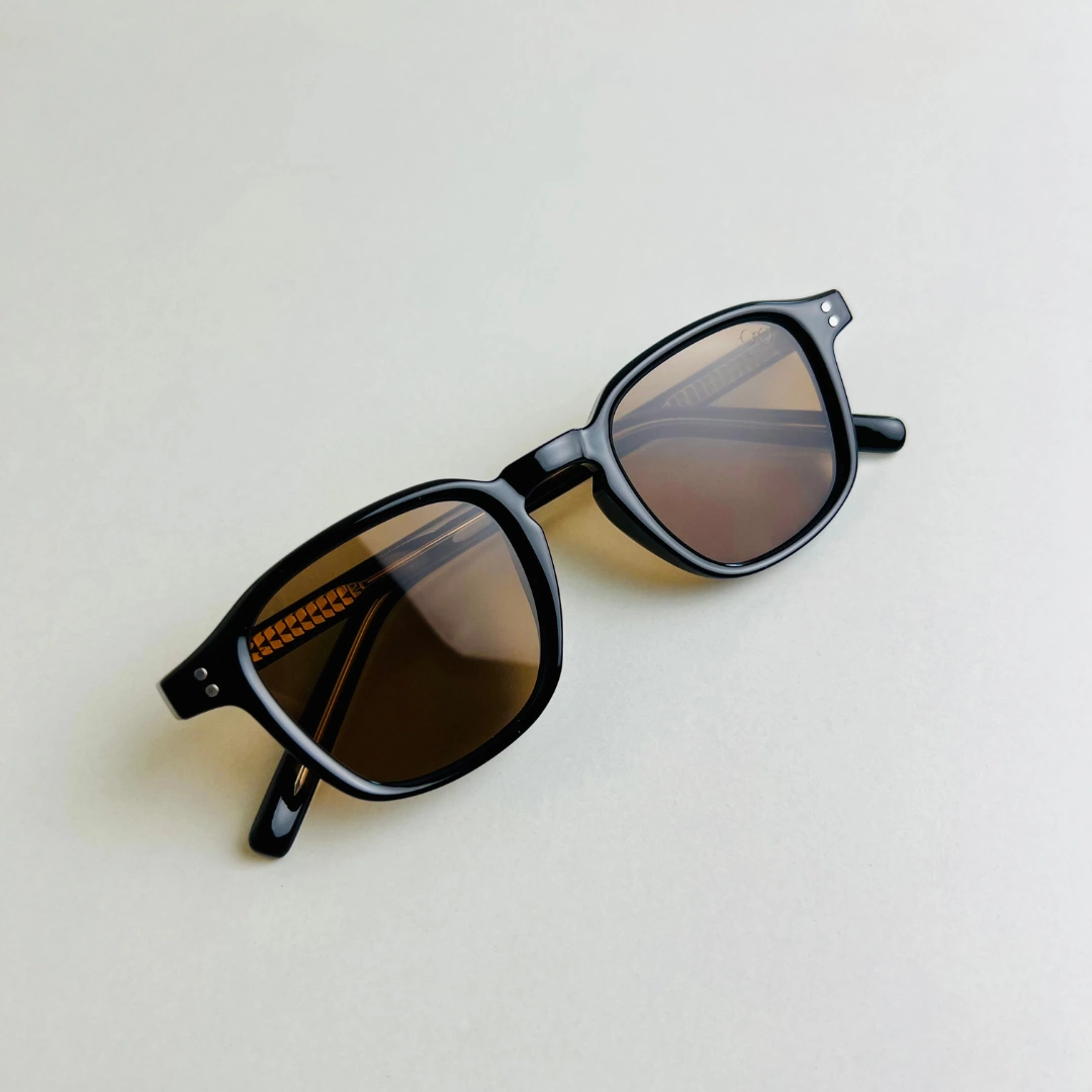 HORIZON | Black Brown