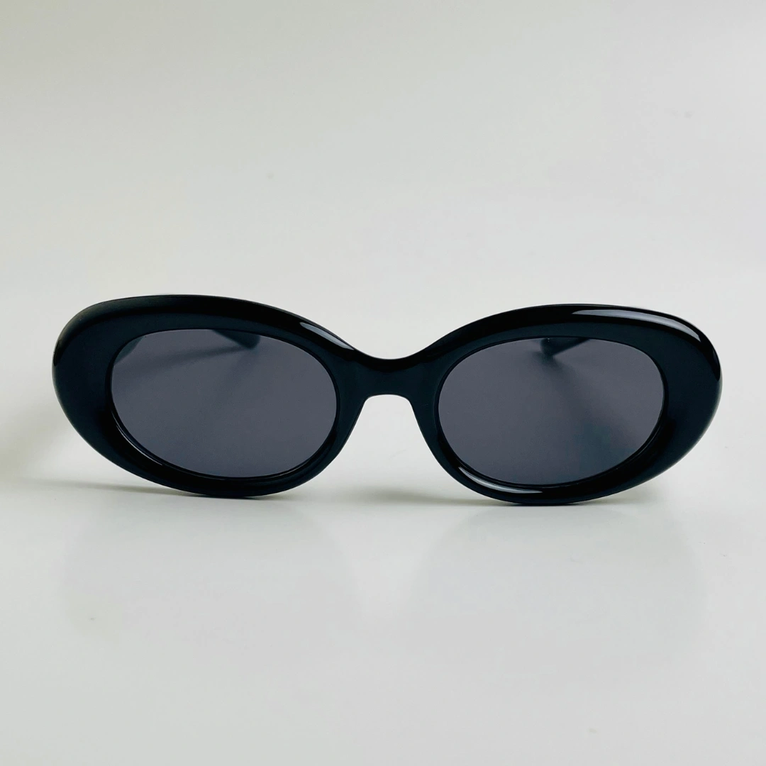 The Retro Oval | Black